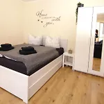 Friedrichs Stuebchen *gemuetlich*modern*innenstadt* Appartamento Dresda